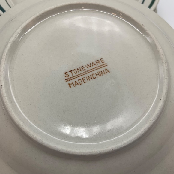 Classic Christmas Tree Stoneware Plates Set of Four Christmas Dishes - Picture 7 of 9